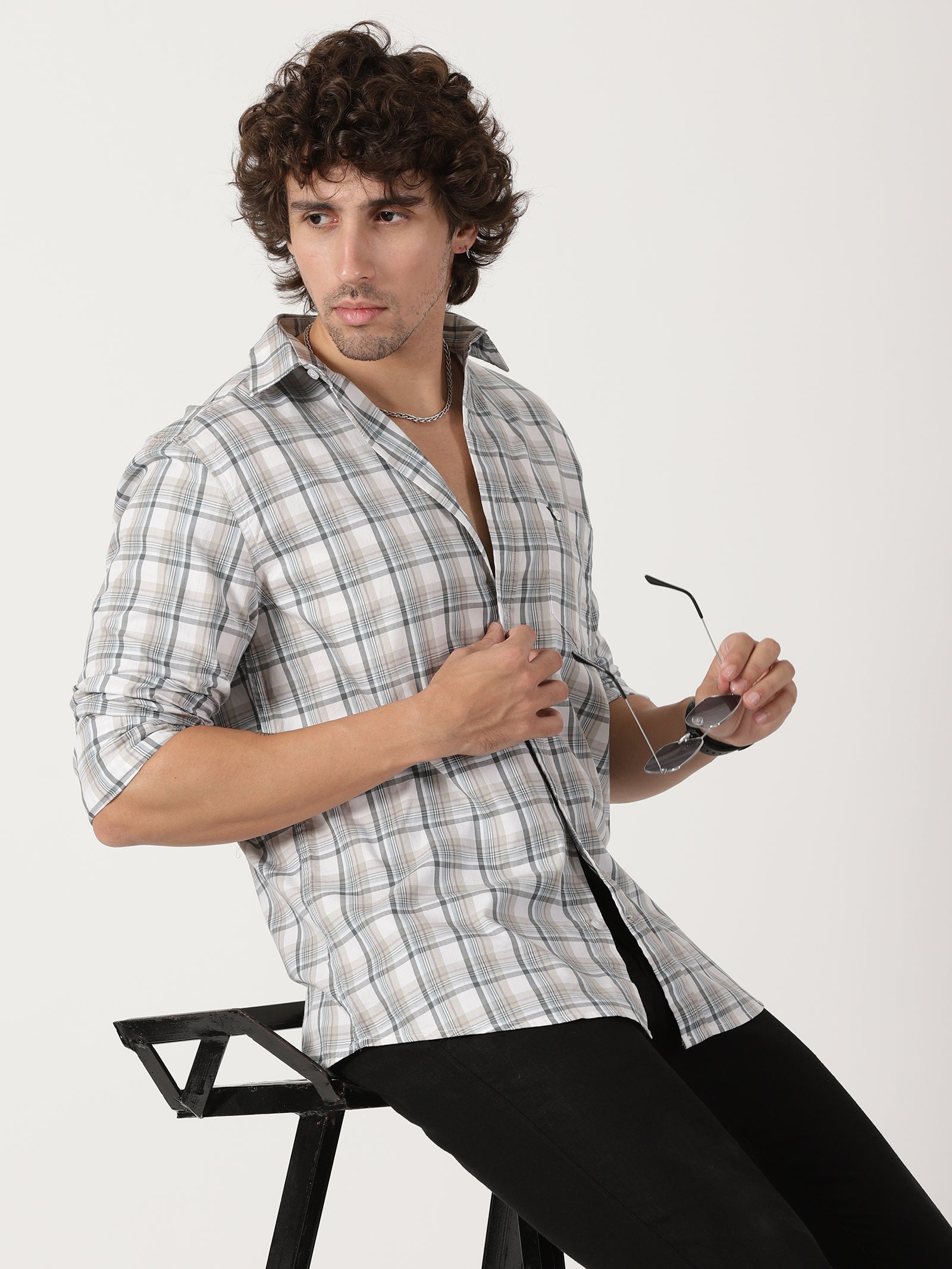 Gray & off-white checks - relaxed fit